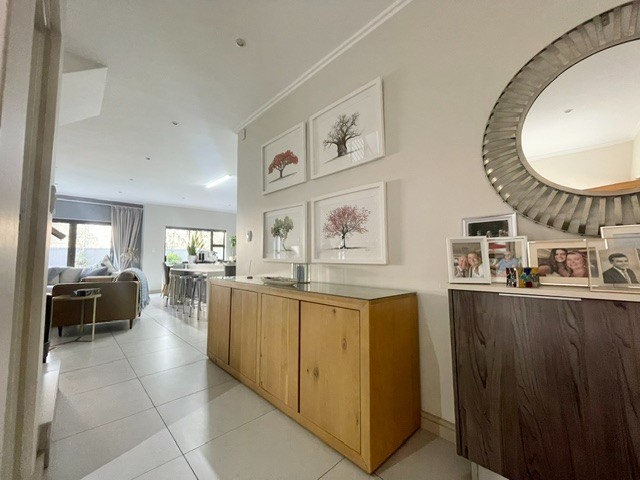 Gorgeous and modern Cluster with 3 Bed with 3 full en-suite Bathrooms