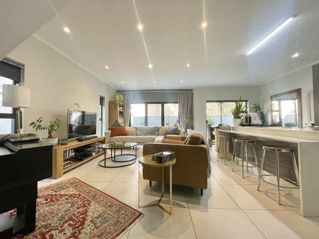 Gorgeous and modern Cluster with 3 Bed with 3 full en-suite Bathrooms