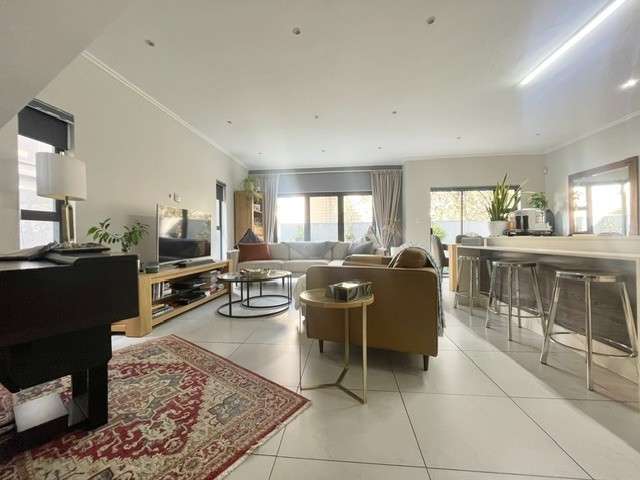 Gorgeous and modern Cluster with 3 Bed with 3 full en-suite Bathrooms
