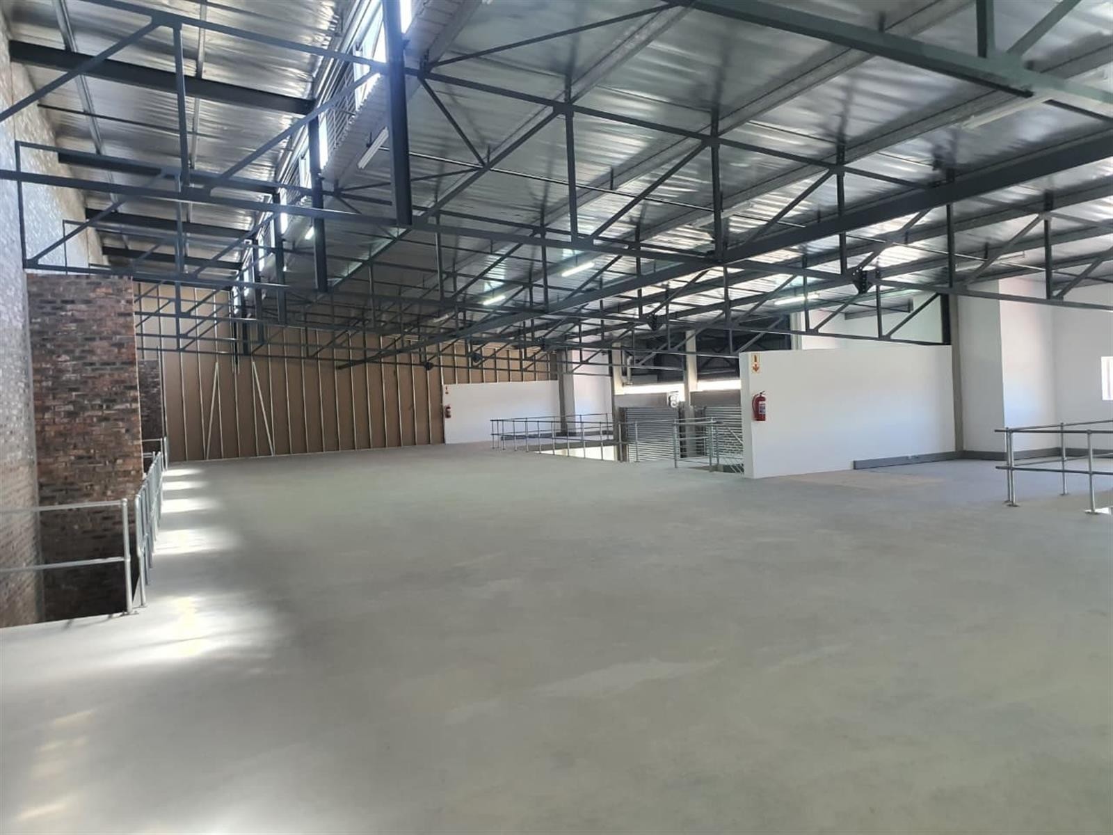Warehouse to Let in Fairview