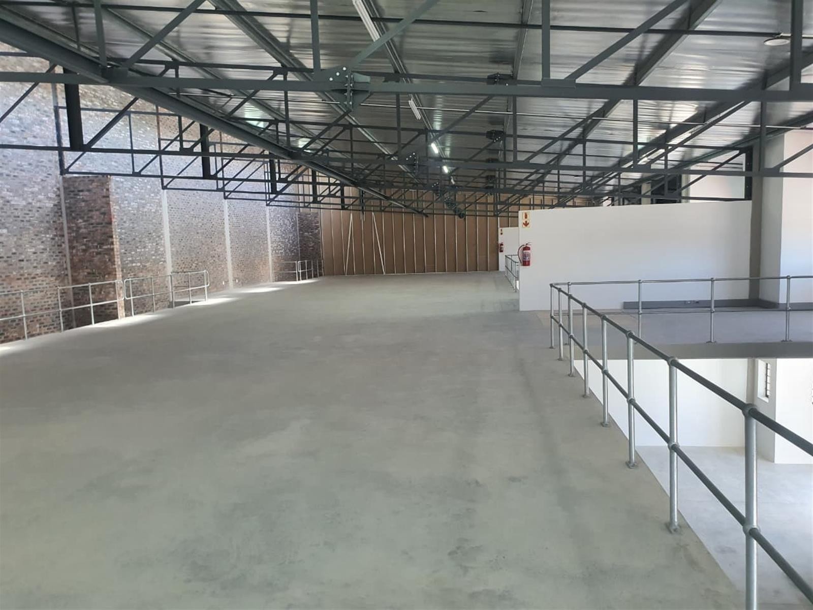 Warehouse to Let in Fairview