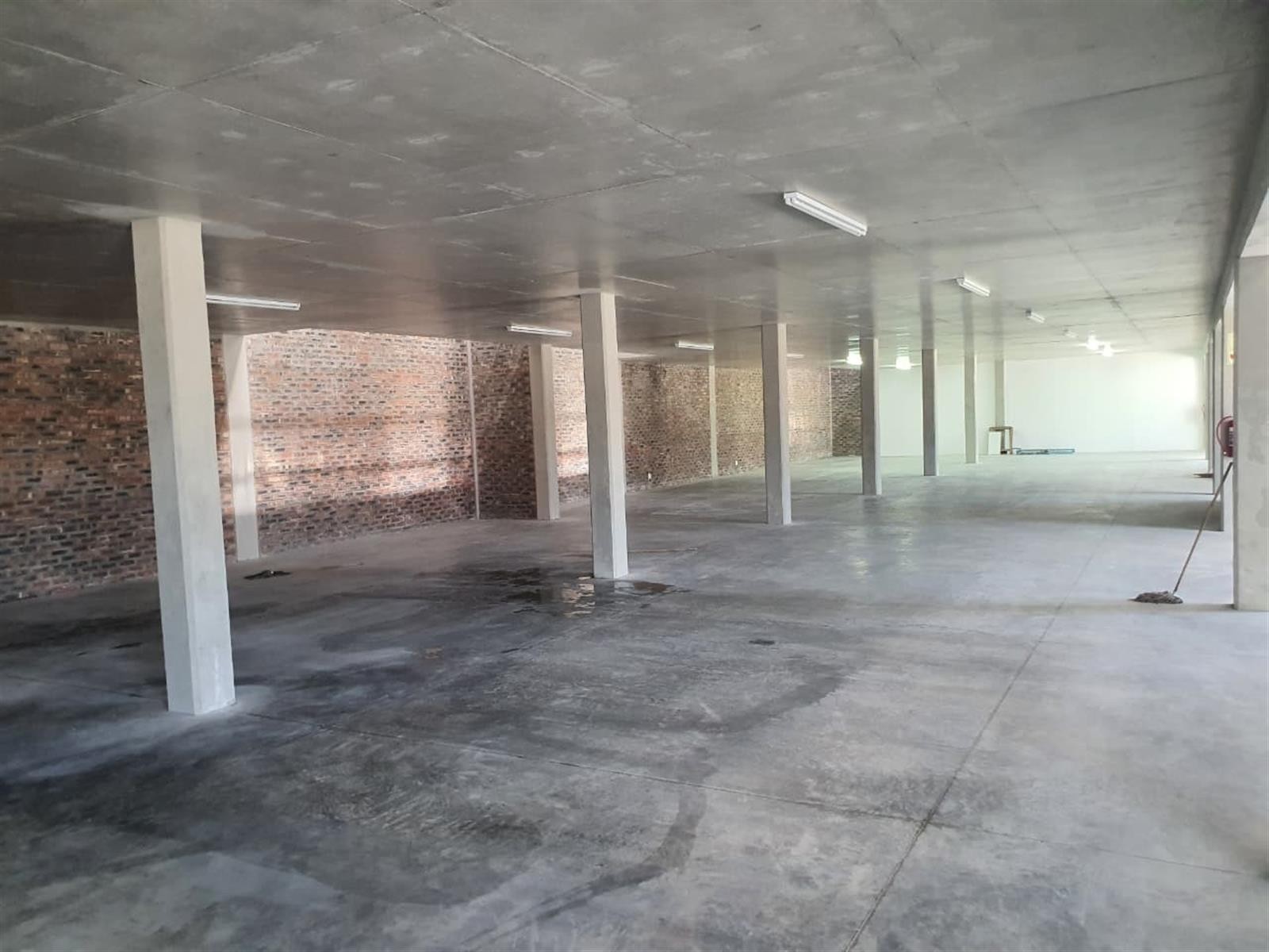 Warehouse to Let in Fairview