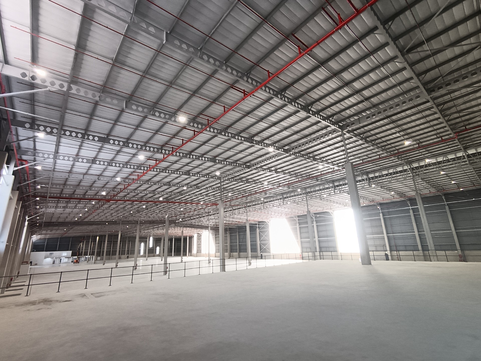 Brand-New 19,934 m² Logistics Facility To Let in Red Hill