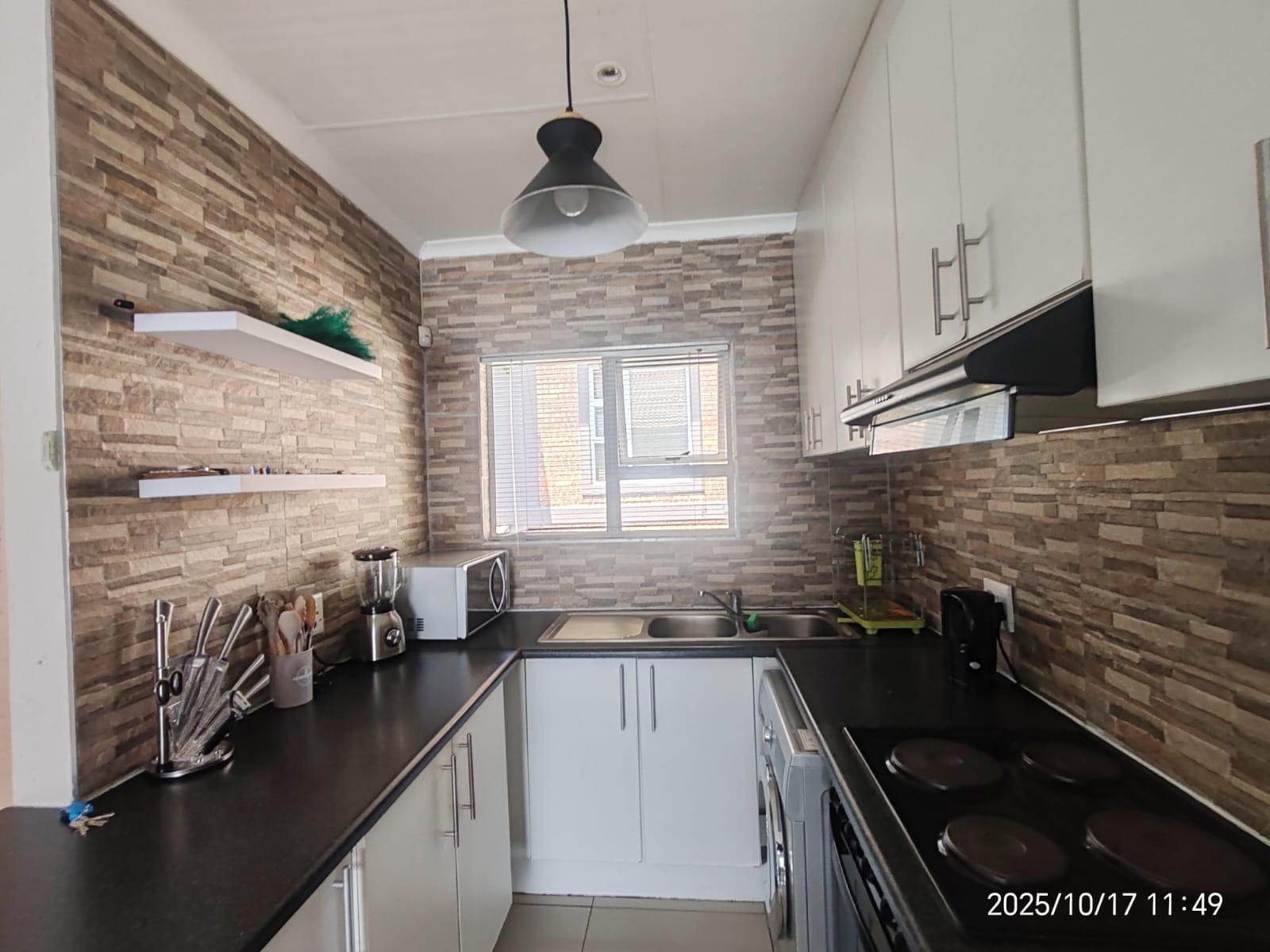 2 Bedroom Apartment to Rent - Lyndhurst, Johannesburg