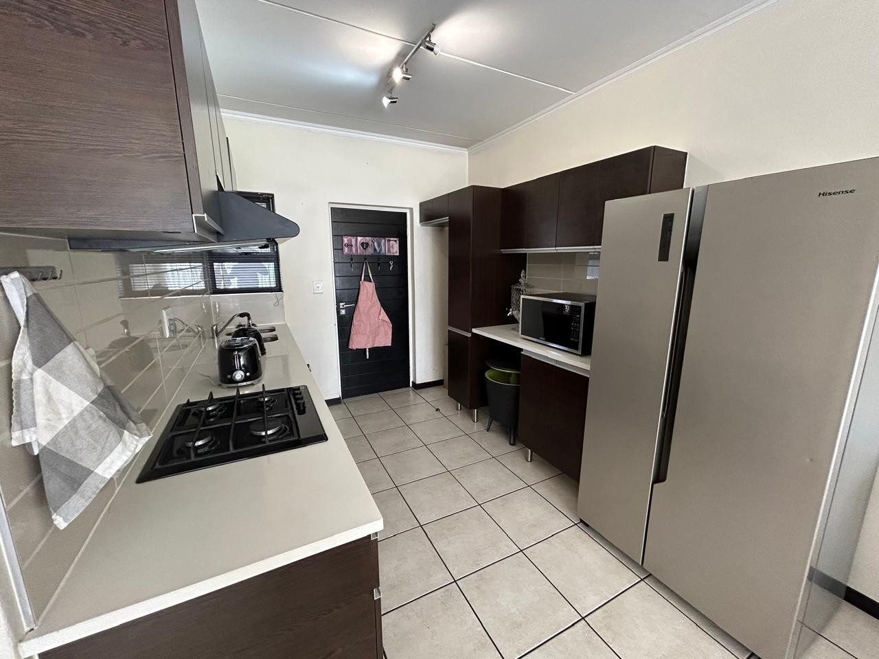 Modern 2 Bedroom, 2 Bathroom Apartment to Rent