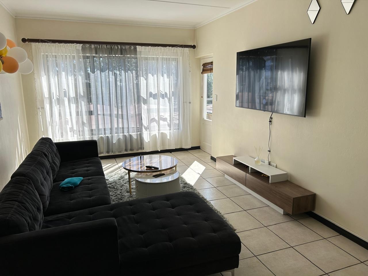 Modern 2 Bedroom, 2 Bathroom Apartment to Rent