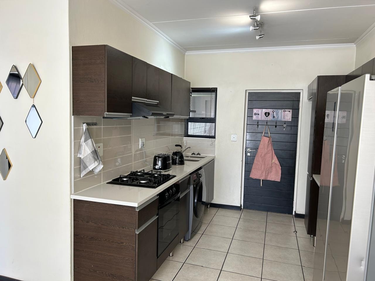 Modern 2 Bedroom, 2 Bathroom Apartment to Rent