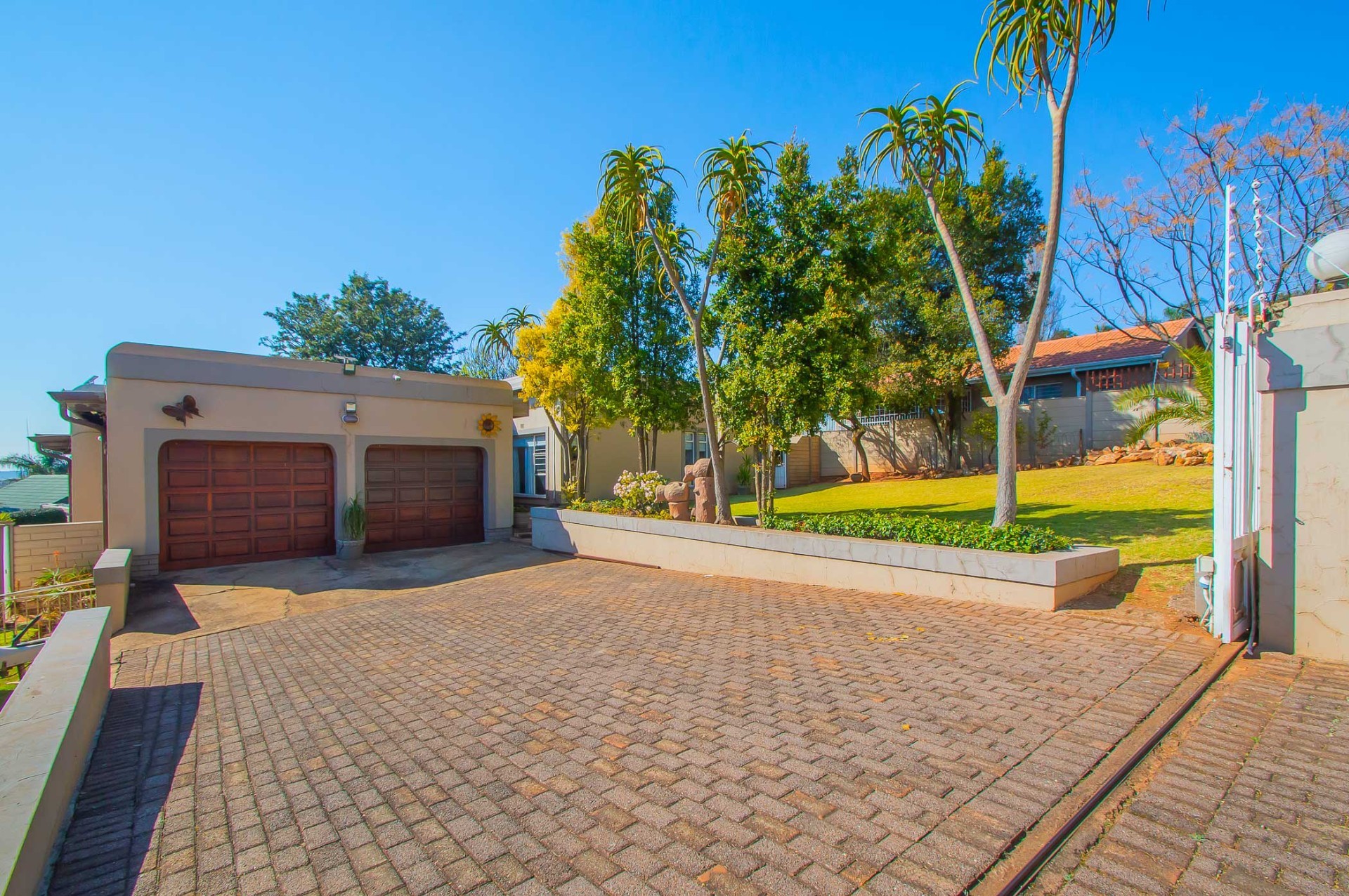 Prestigious Upper Noordheuwel - Four Bedrooms in One of the Area's Finest Locations