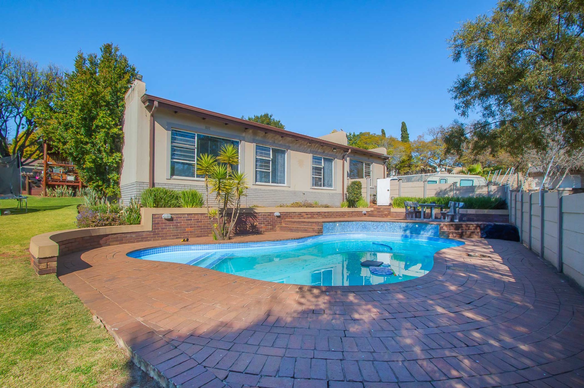 Prestigious Upper Noordheuwel - Four Bedrooms in One of the Area's Finest Locations