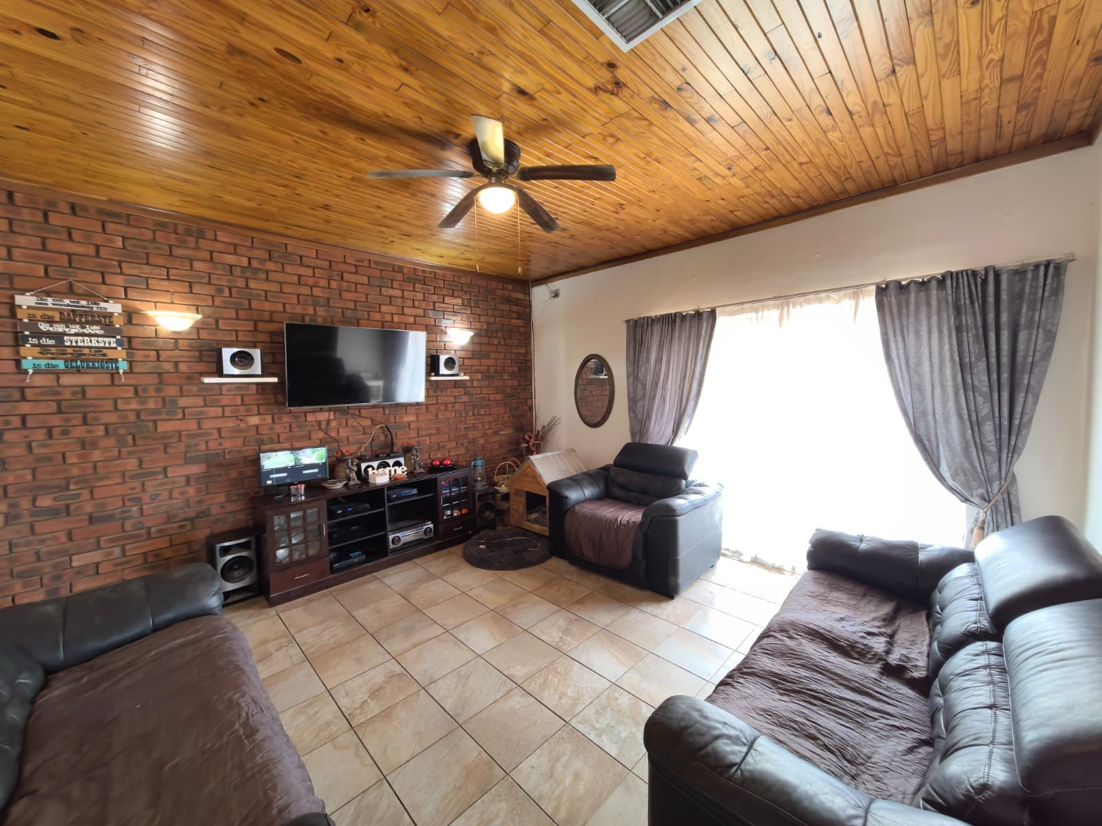 House for sale in Rhodesdene, Kimberley, 1089 m²
