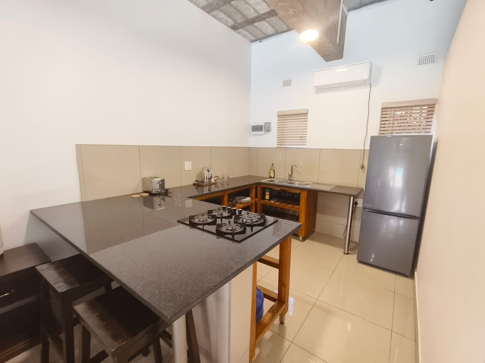 FURNISHED BACHELOR COTTAGE TO RENT