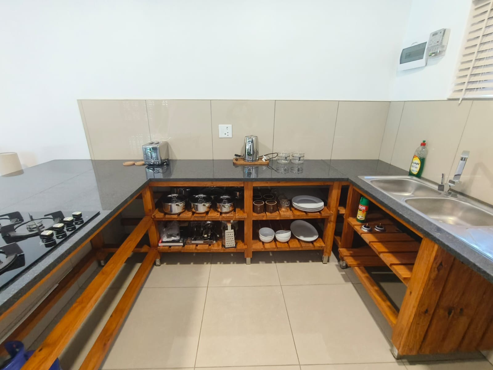 FURNISHED BACHELOR COTTAGE TO RENT