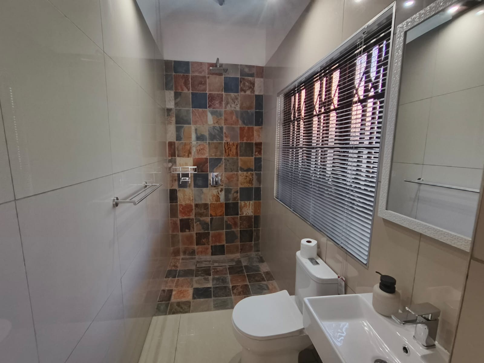 FURNISHED BACHELOR COTTAGE TO RENT