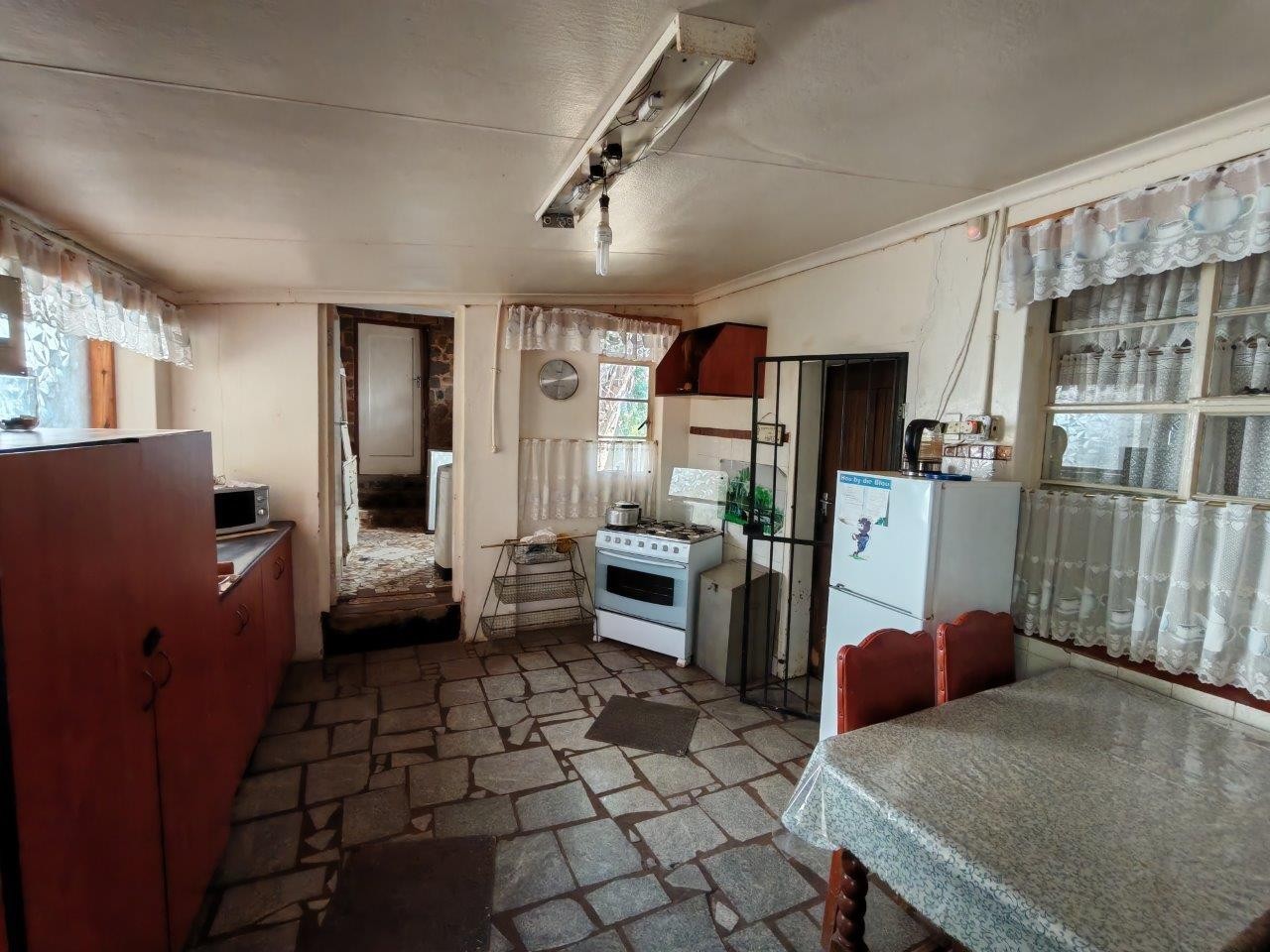 Scenic 261.5-Hectare Farm with Multiple Dwellings - Only 13 km from Bela Bela, Limpopo