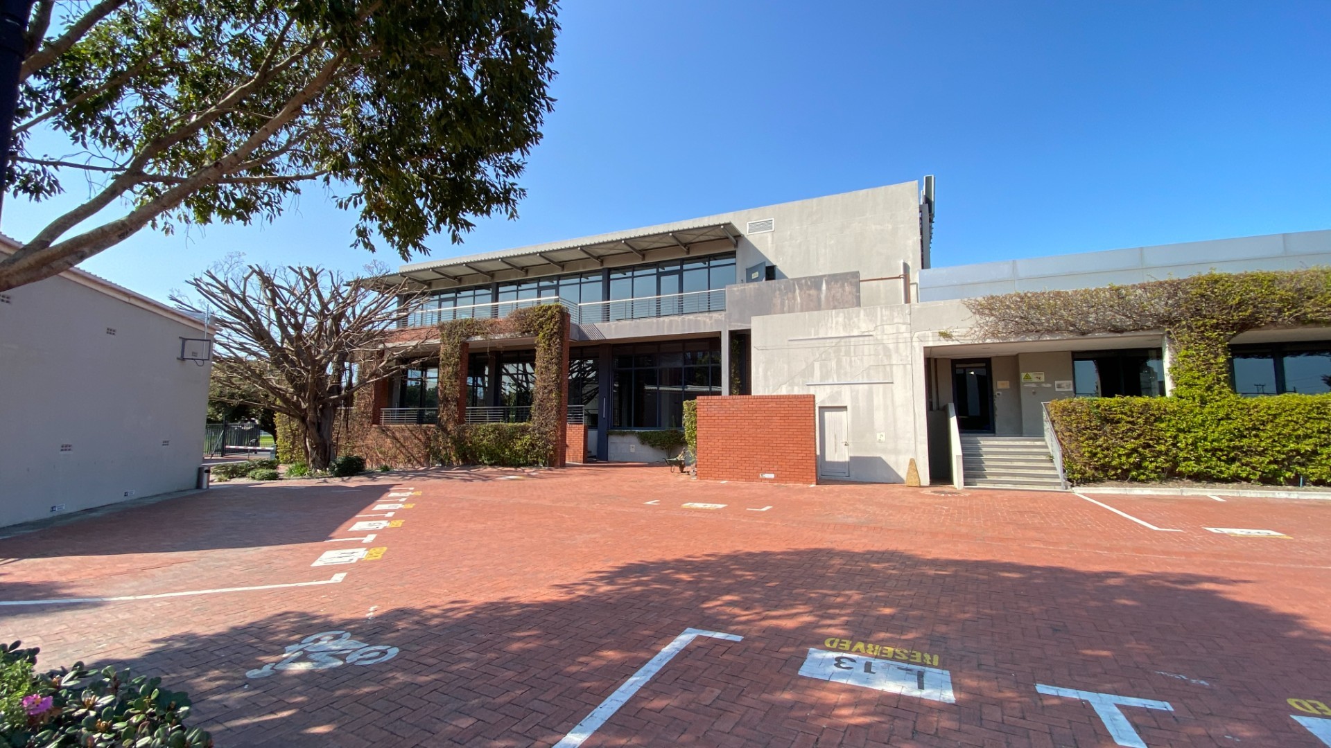 Prime Located 4,375m² Office Space To Let in Observatory ,Cape Town