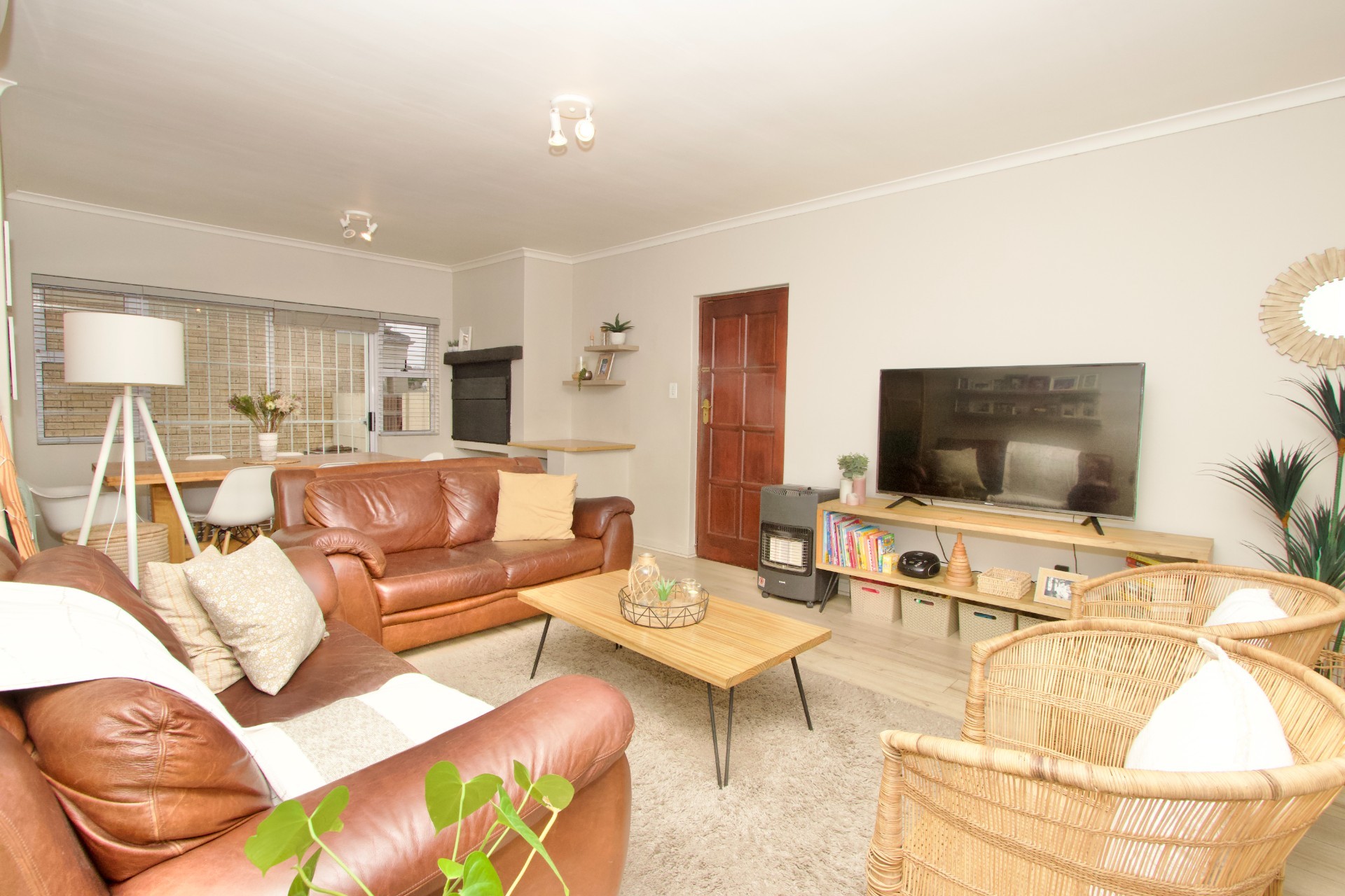 Entertainer's Delight in Secure Sonstraal Heights