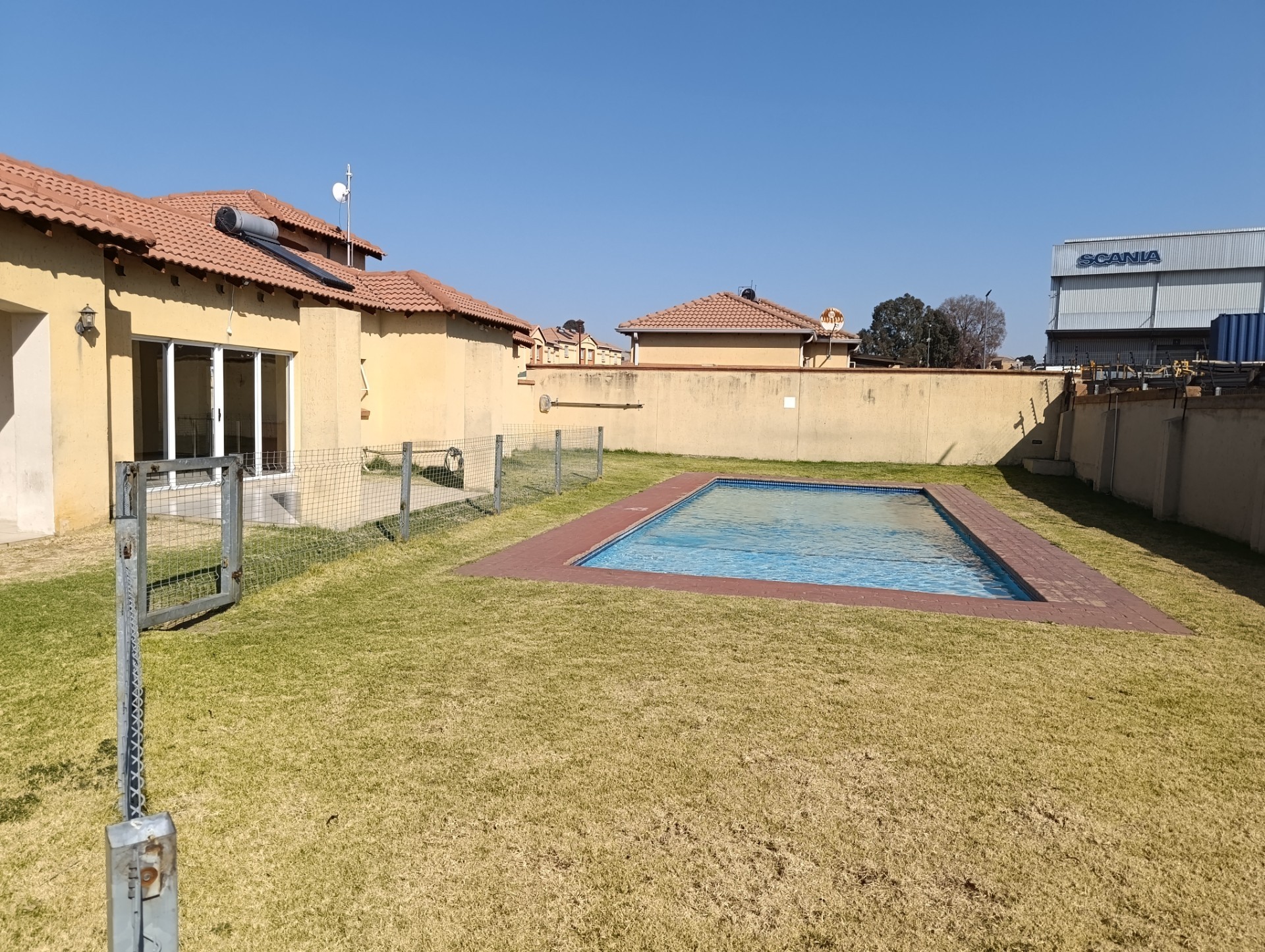 Apartment For Sale in Ormonde View, Ormonde, Johannesburg