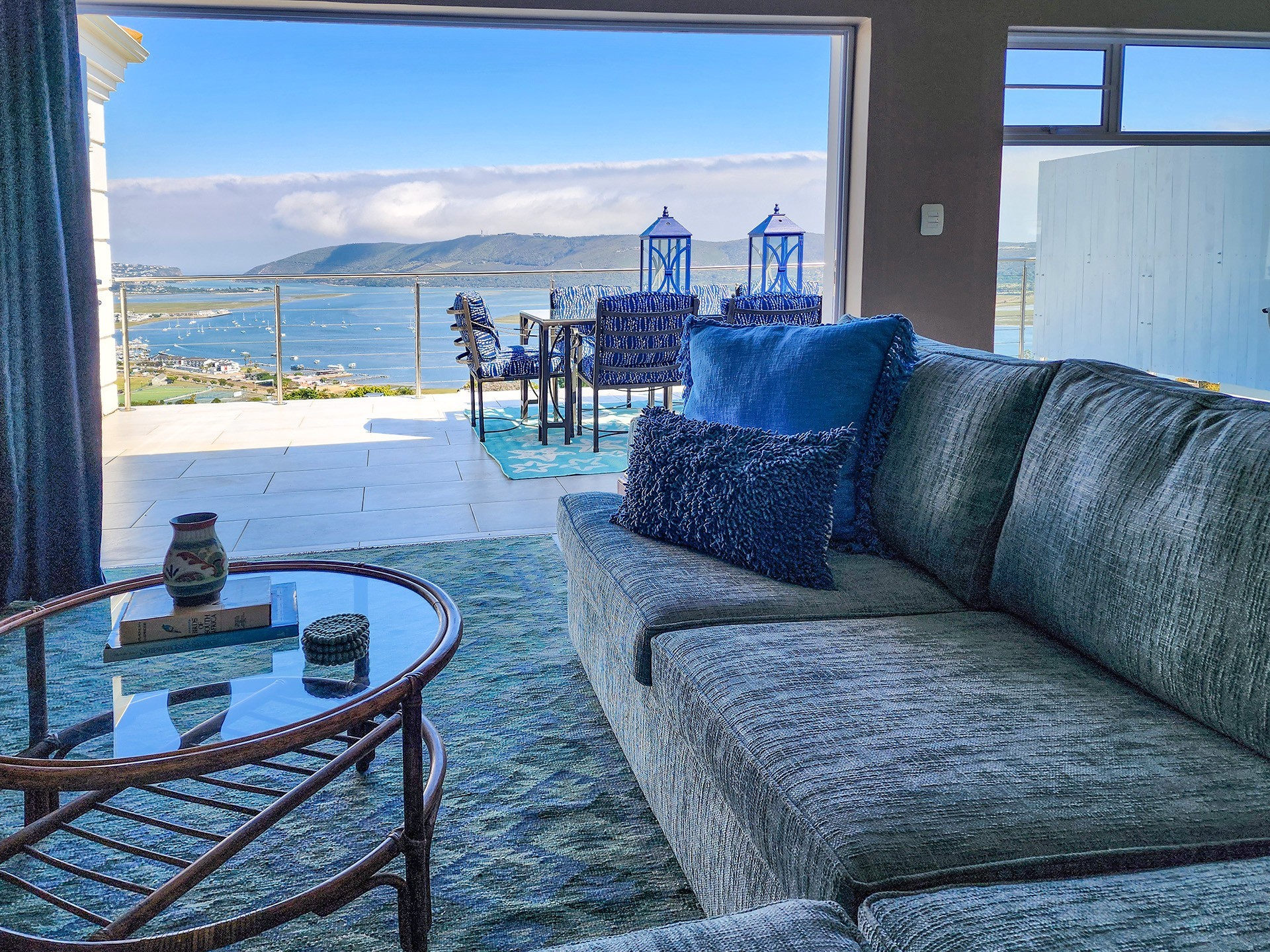 FURNISHED SPACIOUS TWO BEDROOM APARTMENT WITH EXCELLENT VIEWS. RENT TILL 30 NOVEMBER 2026.