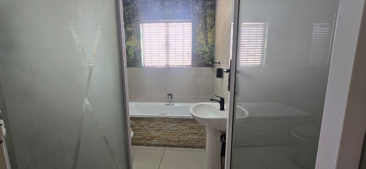 Modern 2 Bedroom To Let In Florida Glen Available Immediately