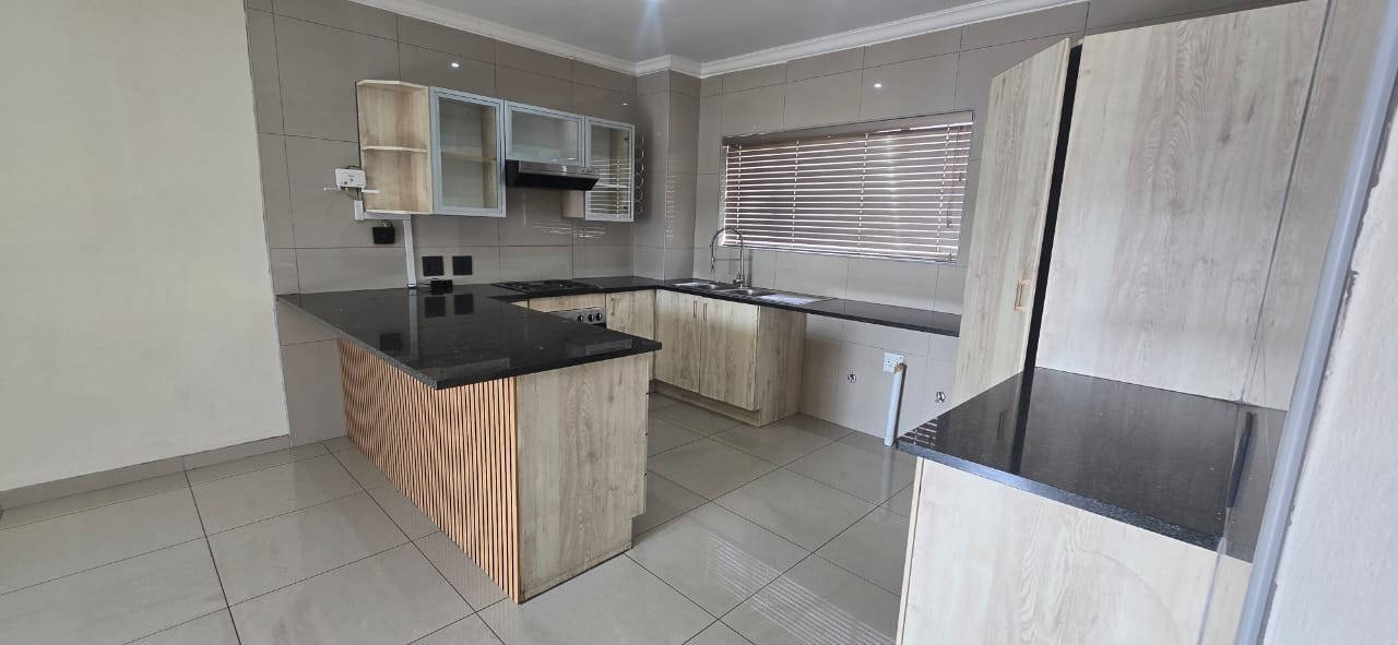 Modern 2 Bedroom To Let In Florida Glen Available Immediately