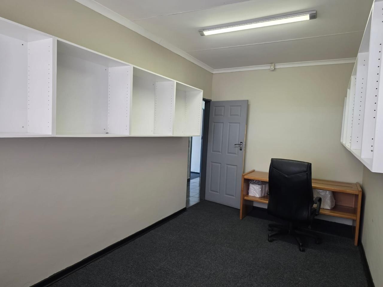 Office to Let In Monument Road