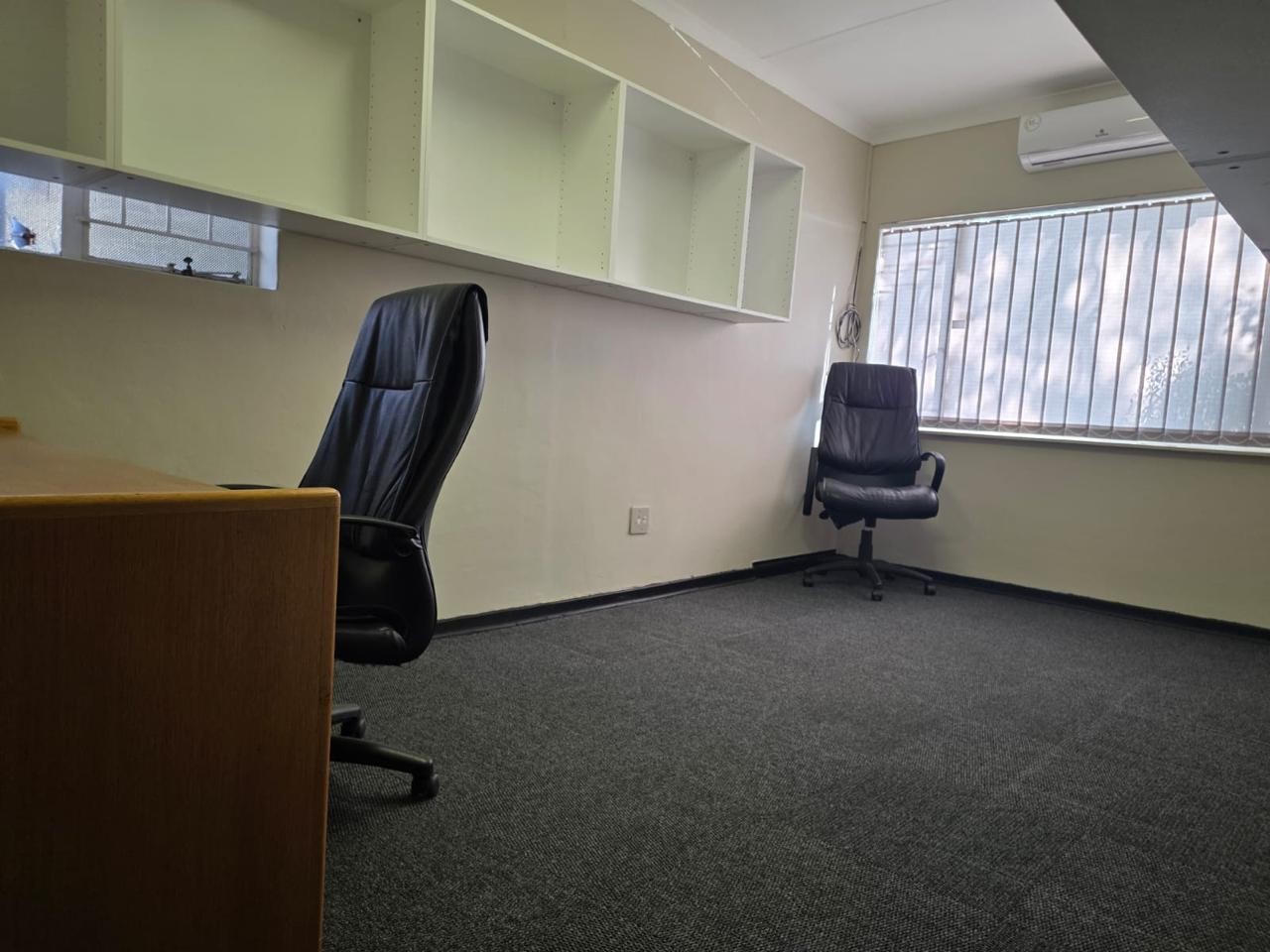 Office to Let In Monument Road