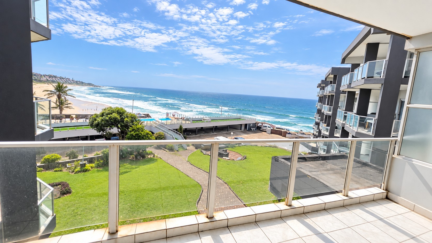 Apartment for sale in Margate, KwaZulu Natal, 61 m²