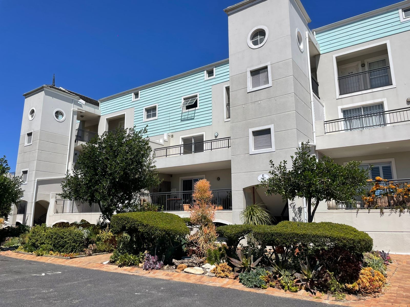 2 Bed 2 Bath Apartment To Rent in Royal Ascot, Milnerton