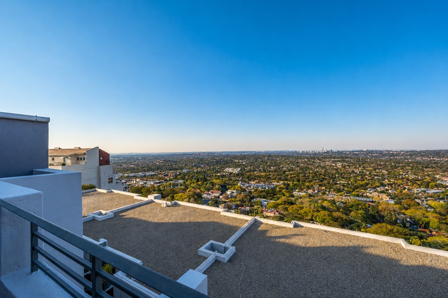 Renovated Top-Floor Apartment with Spectacular Panoramic Views