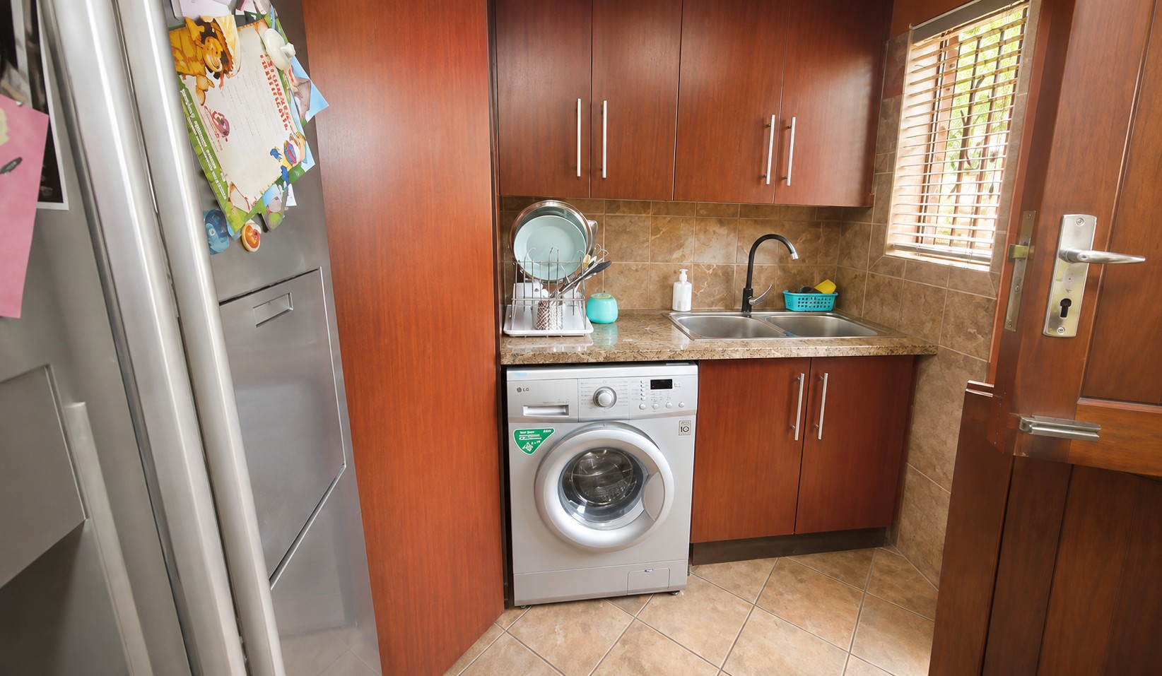 6 Bedroom House For Sale in Theresapark, Akasia