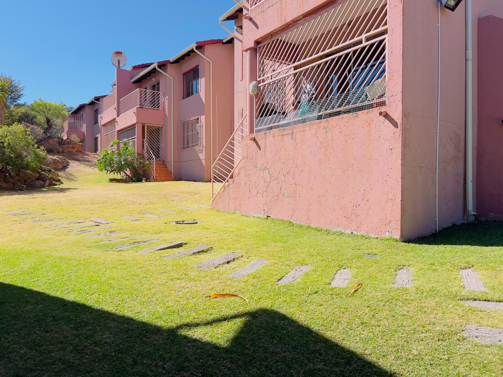 Townhouse For Sale in Winchester Hills, Johannesburg