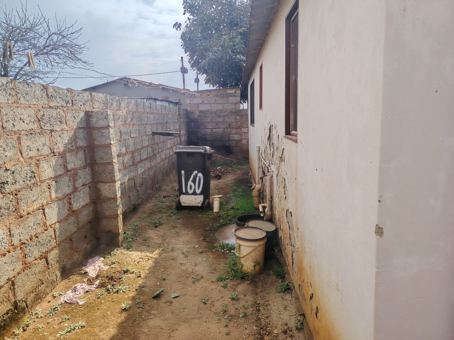 House For Sale in Thulani, Soweto