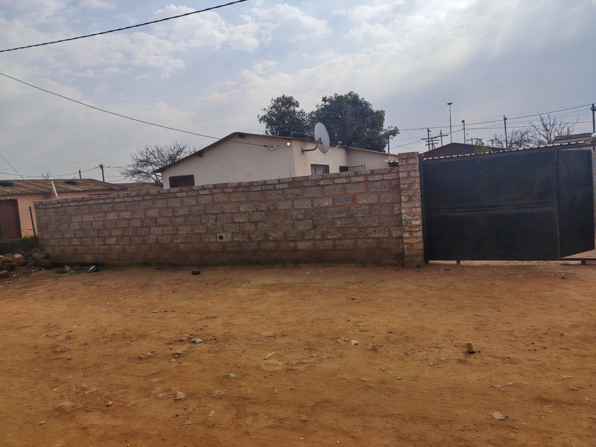 House For Sale in Thulani, Soweto