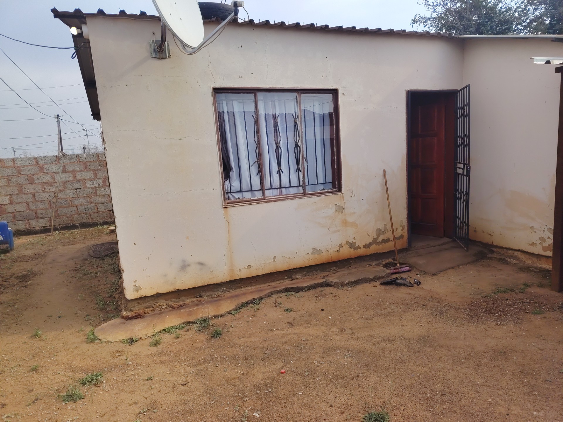 House For Sale in Thulani, Soweto