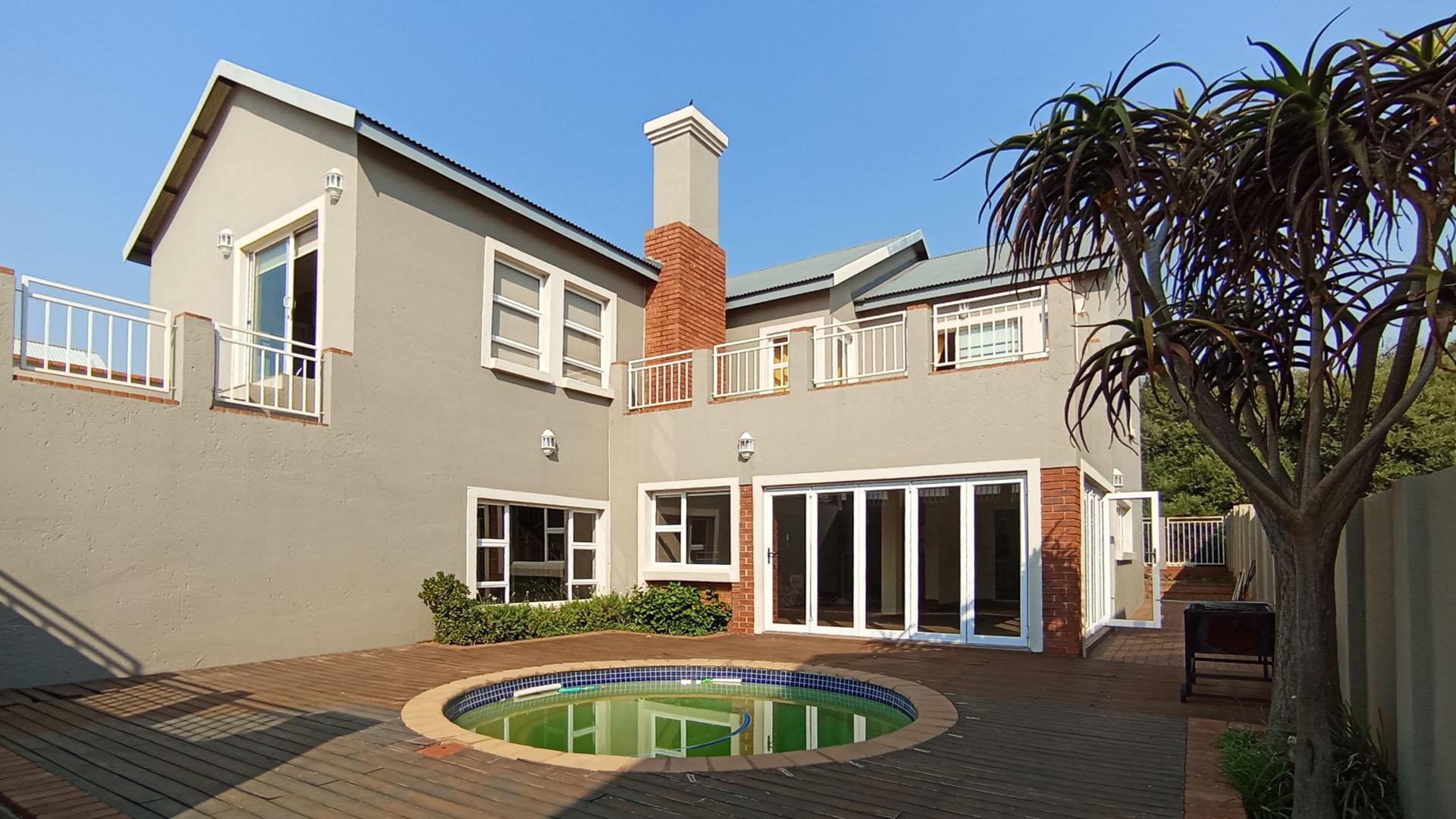 House For Sale in Louwlardia, Centurion