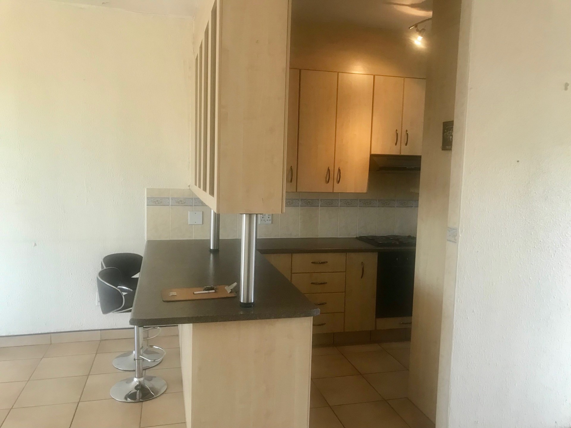 Large 2 Bedrooms 1 Full Bathroom Apartment for Rent