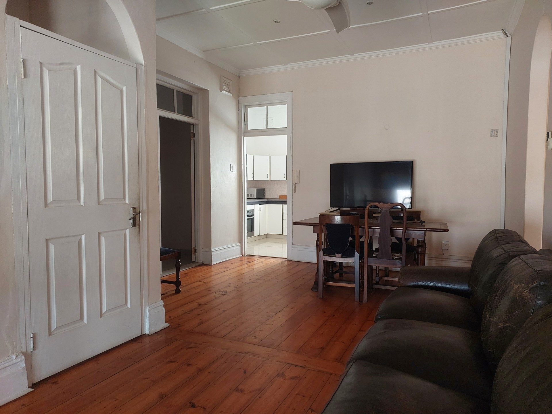 Corporate furnished accommodation To Rent in Essenwood, Durban