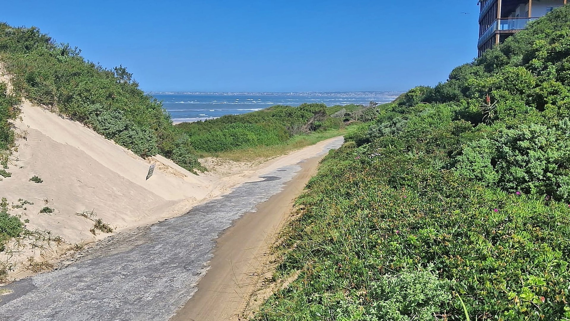 Beachfront Stand with Panoramic Ocean Views for Sale in Paradise Beach, Jeffreys Bay