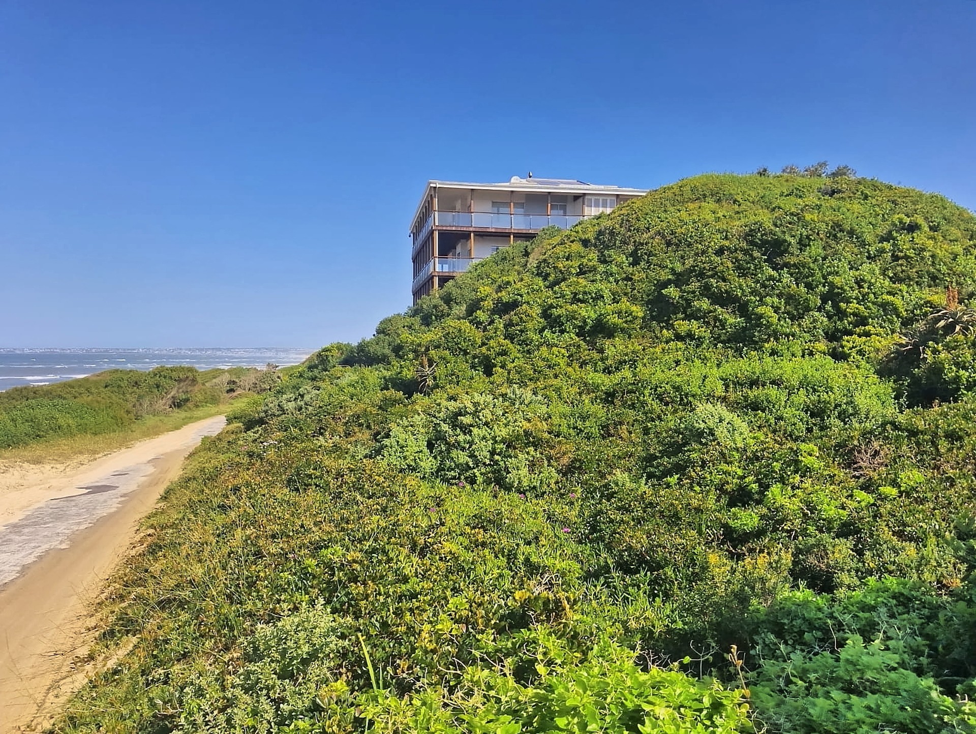 Beachfront Stand with Panoramic Ocean Views for Sale in Paradise Beach, Jeffreys Bay
