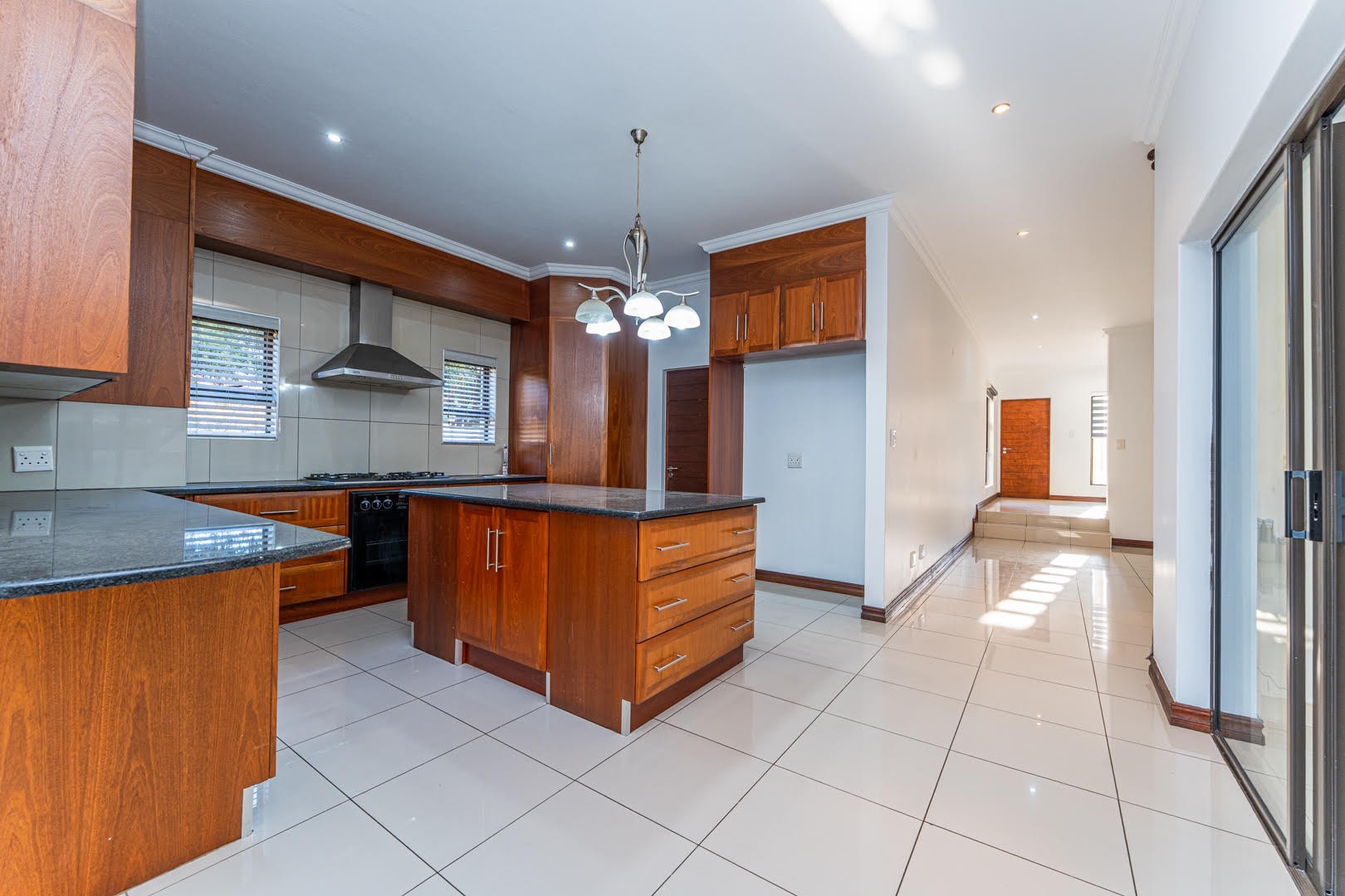 Elegant 5-Bedroom Family Home in Midstream Estate