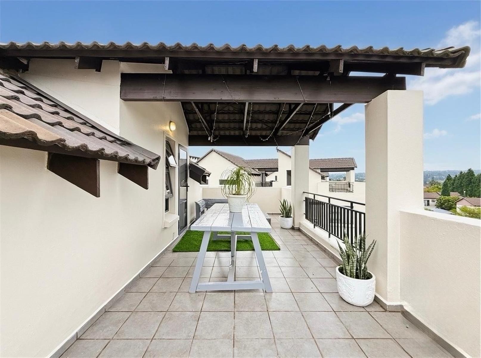 Stylish Loft Apartment Offering Modern Estate Living in the Heart of Dainfern