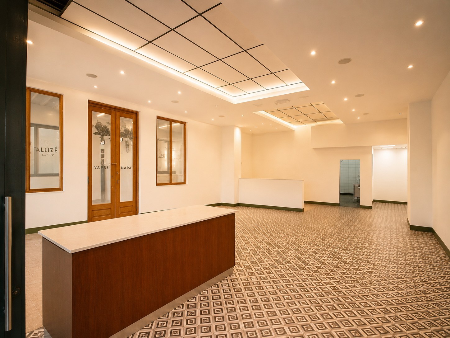 Classy Commercial Premises on Florida Road To Rent