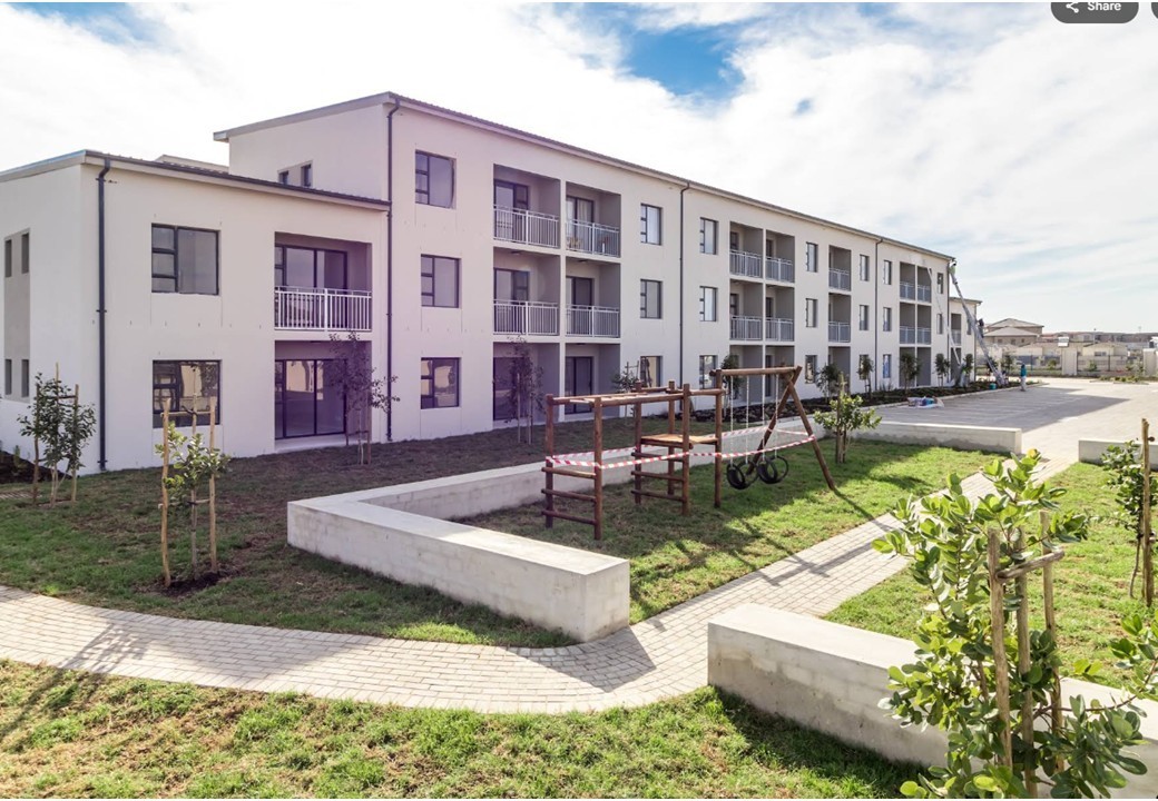 Apartment To Rent in Parklands, Milnerton
