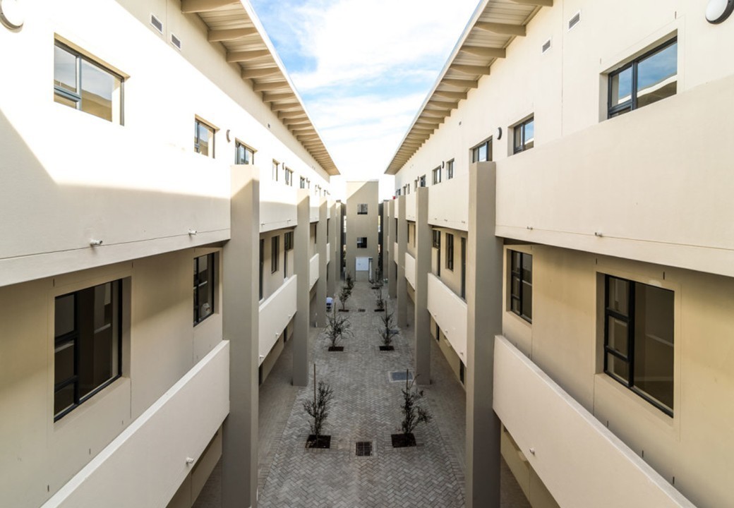 Apartment To Rent in Parklands, Milnerton