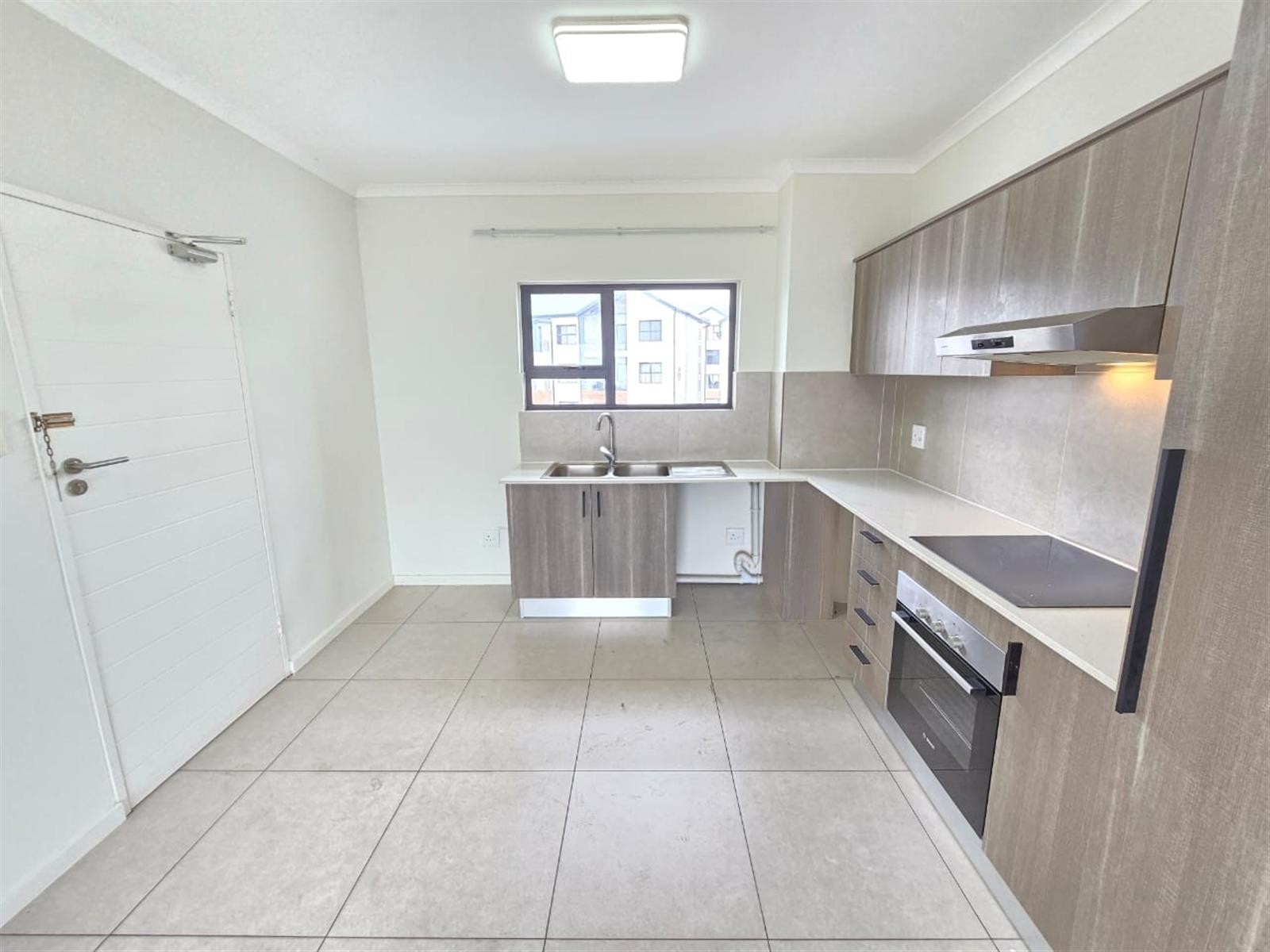 Modern Top Floor 2 Bedroom 2 Bathroom Apartment To Rent in The Aura, Northriding