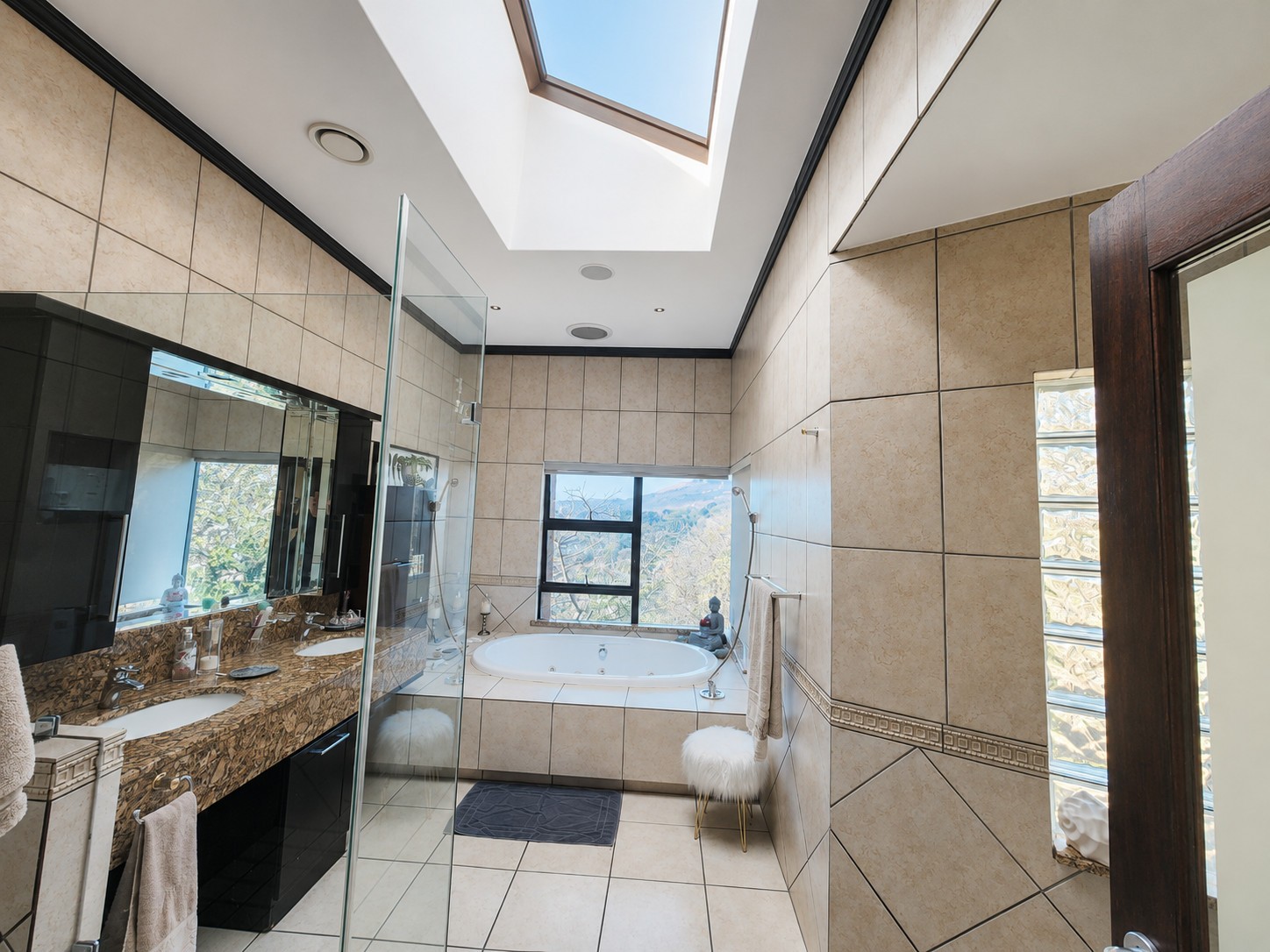 House for sale in Noordsig Landgoed Estate, Nelspruit, 900 m²