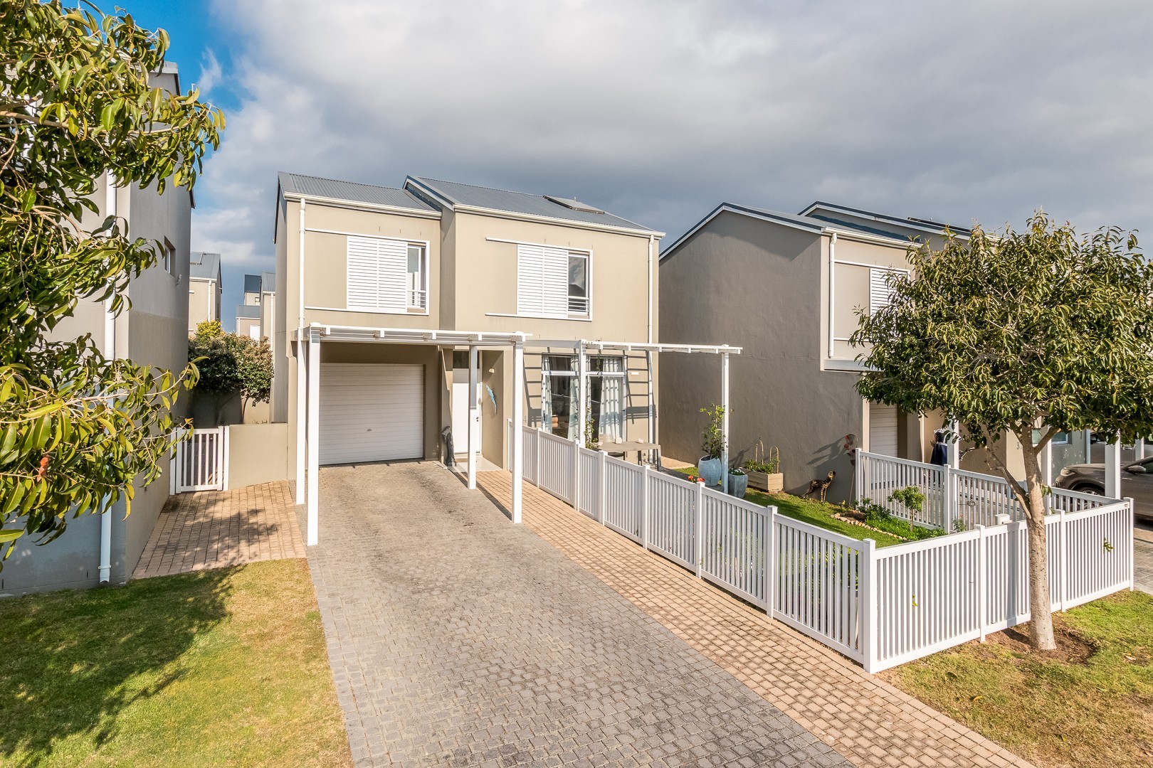 Modern Family Living in a Secure Lifestyle Estate with Mountain Views