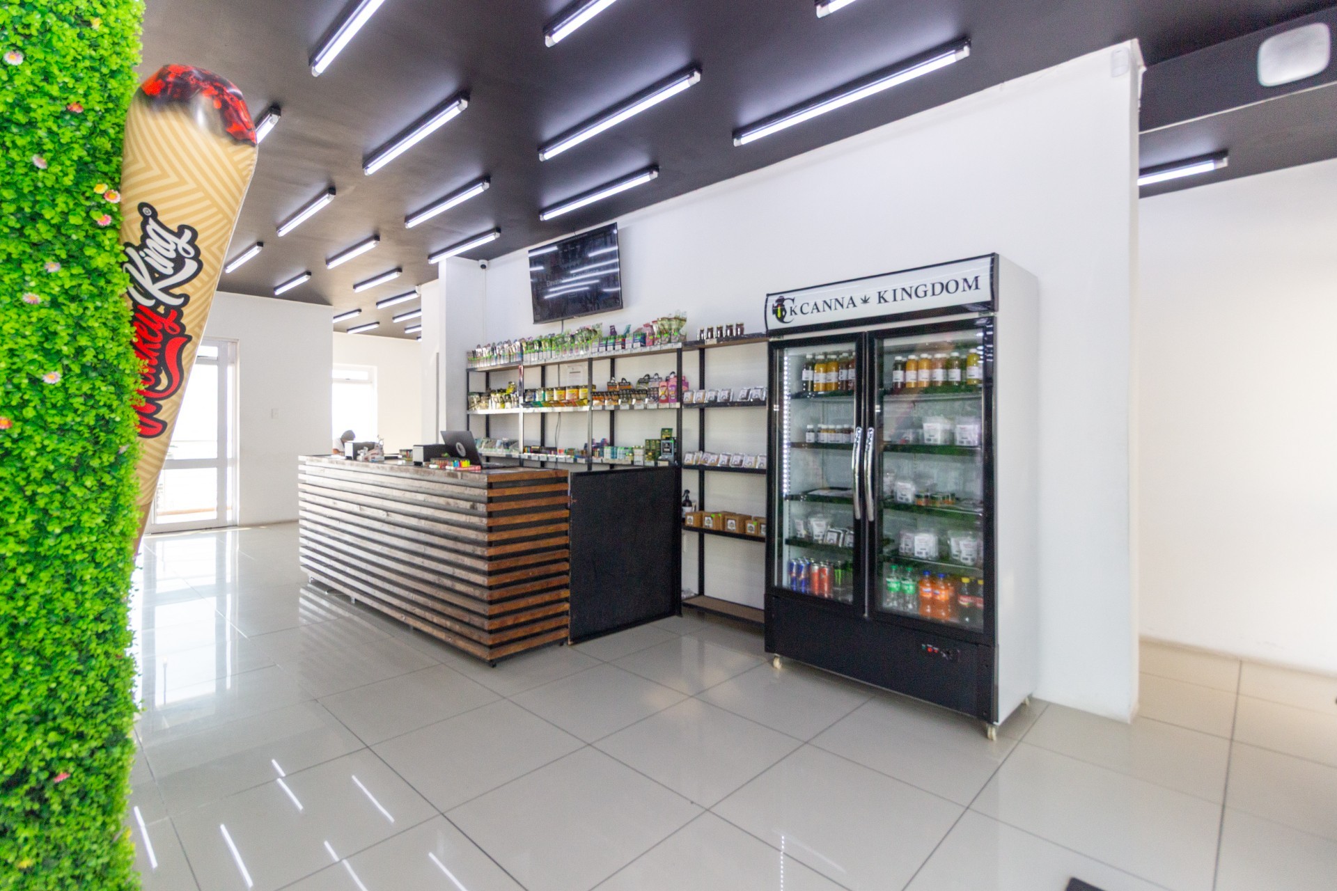Beachfront Restaurant Space to Let in Humewood | 376 sqm
