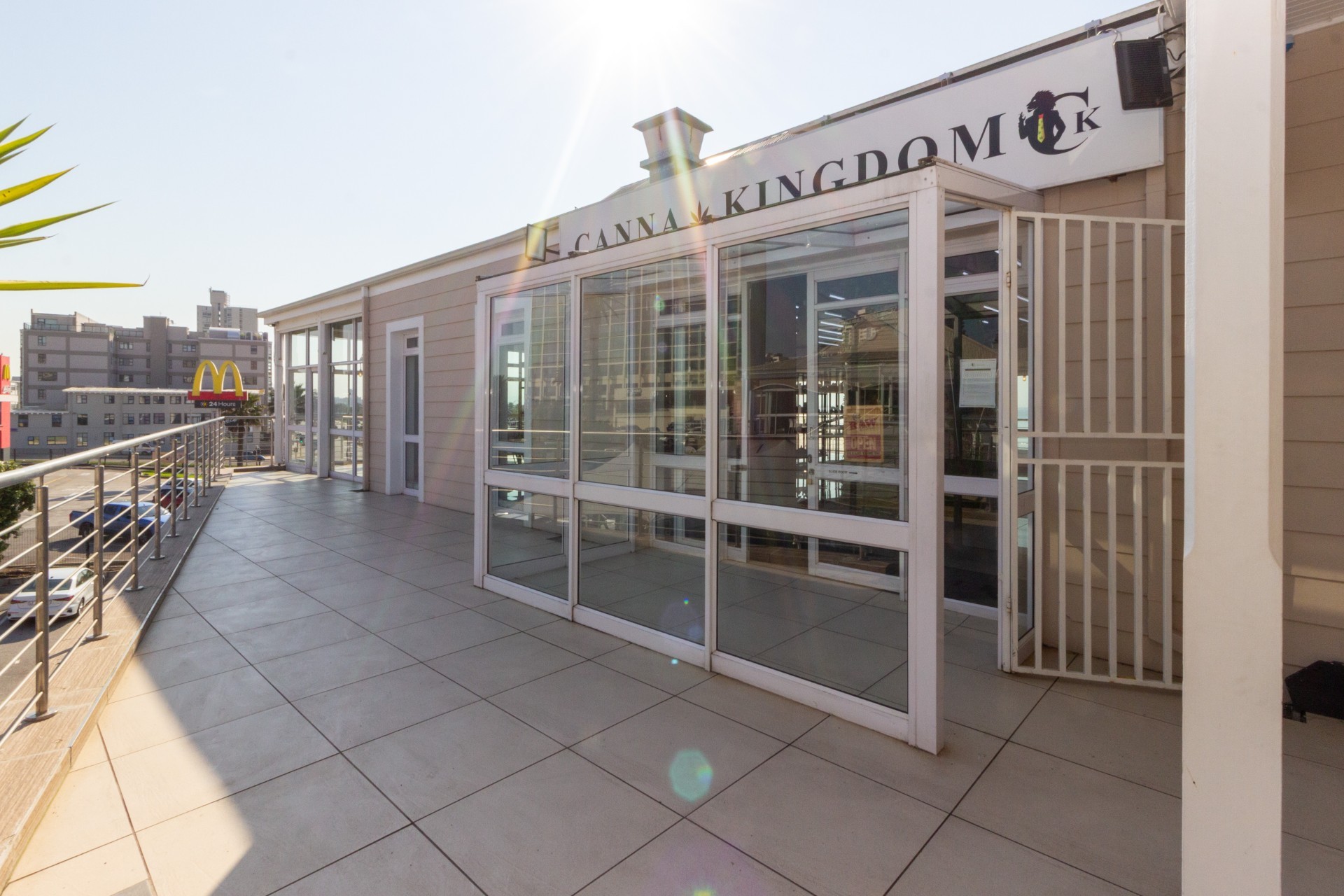 Beachfront Restaurant Space to Let in Humewood | 376 sqm