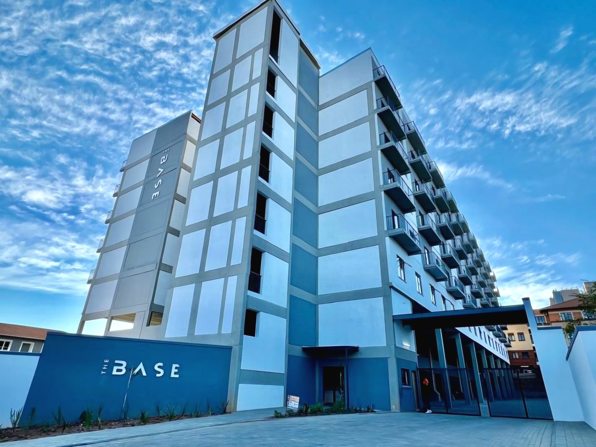 Immaculate Fully Furnished Bachelor's 7th Floor Apartment to Rent at The Base, Ferndale